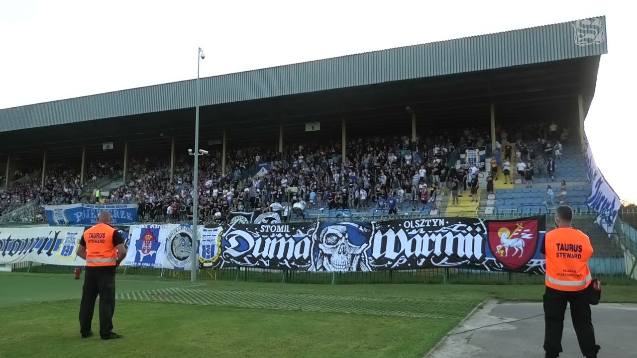 Doping kibiców Stomilu Olsztyn w meczu z Arką Gdynia (14 sierpnia 2021 r.)