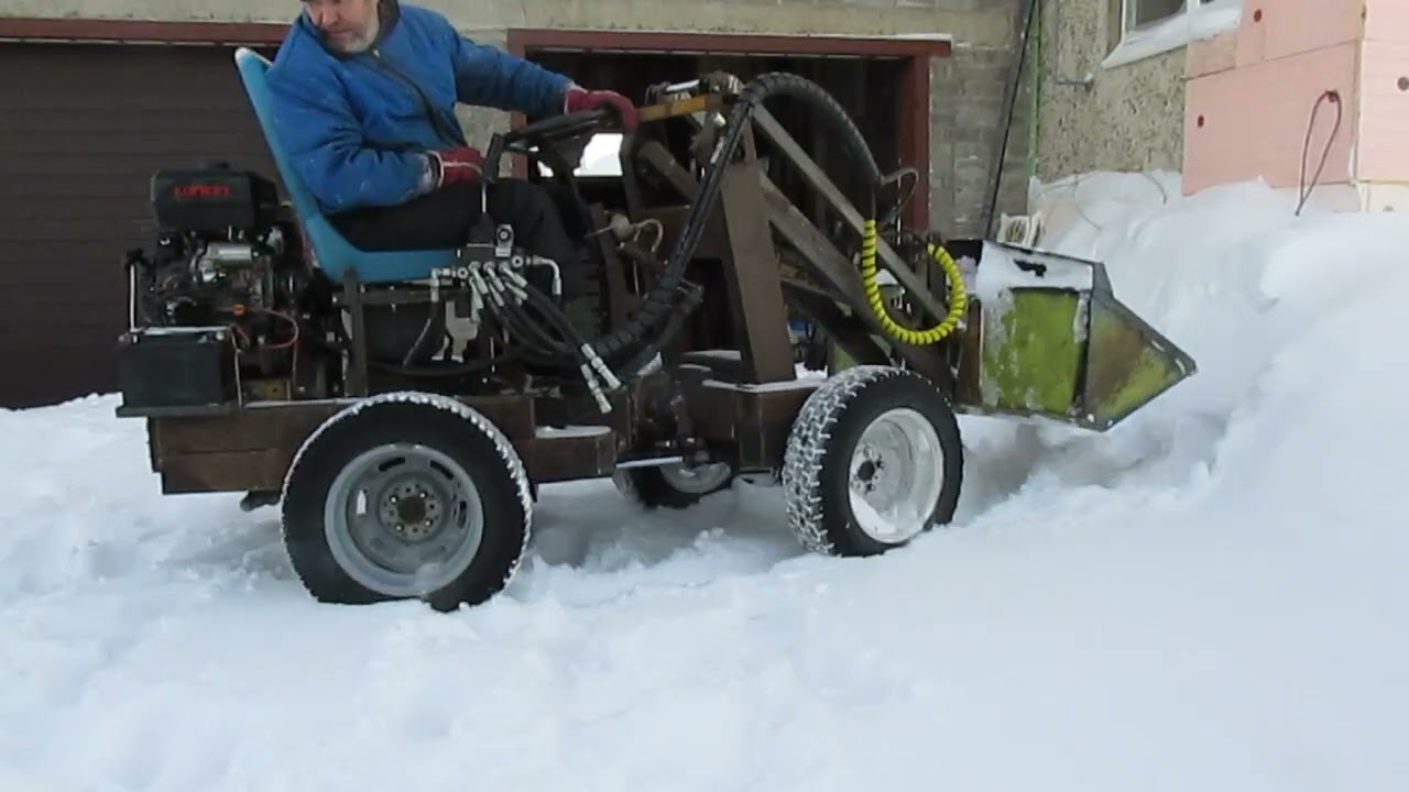 Деревенские шалости или борьба со снегом