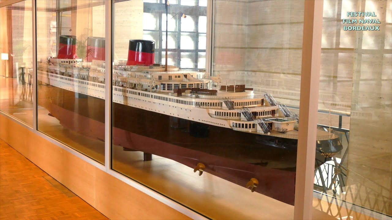 Maquette au 50eme du paquebot NORMANDIE.