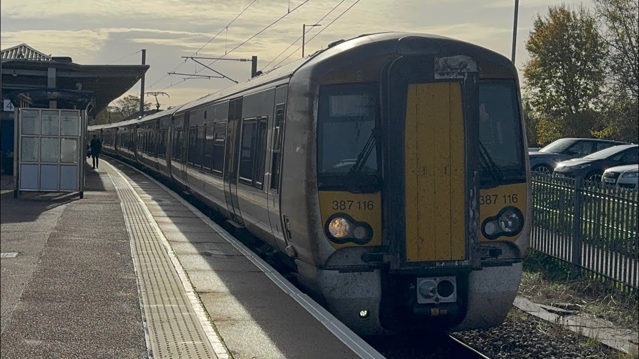 *Christmas Special Countdown Day 4* - Trains at Potters Bar, ECML, 30/10/25 