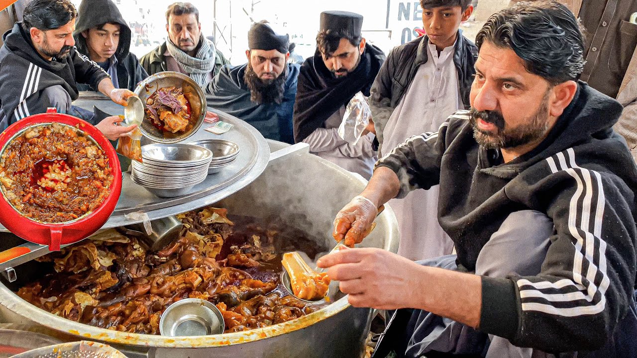 50 YEARS Old Roadside SIRI PAYE Breakfast Peshawar&rsquo;s Most Famous Siri Paye | Traditional Desi Recipe