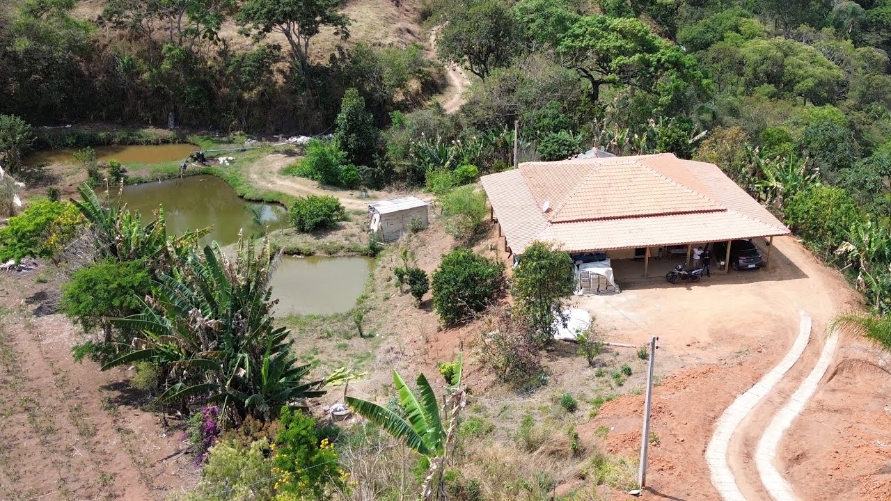 Chácara dos 3 Lagos | Casa Nova | 1.5 km do asfalto | Estiva MG | Terra Fértil | R$420.000 