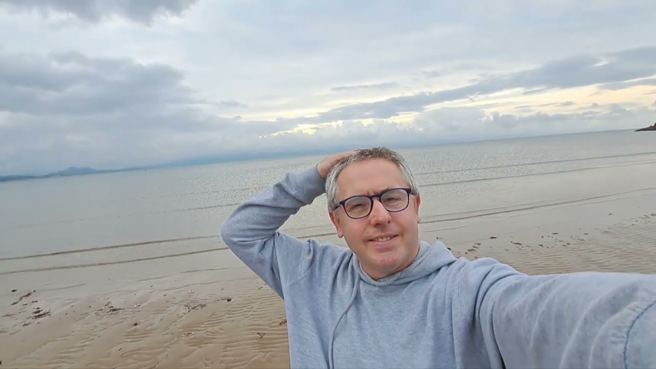 WALK UP TO THE BEACH AT 6AM IN HAFAN Y MOR 21/07/2023