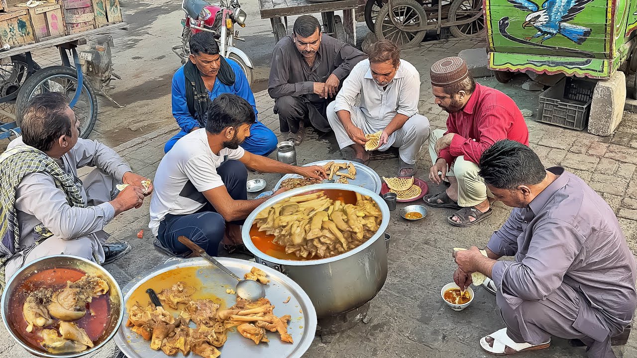 STREET BREAKFAST- JEDA SIRI PAYE LAHORE | LAHORI PAYE | CHEAPEST SIRI PAYE | ASIAN FOOD STREET