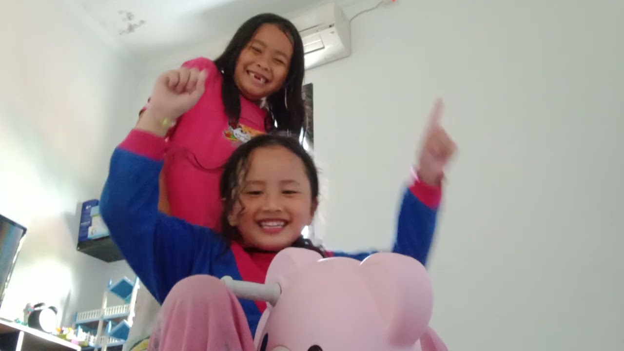 Mini vlog main jungkat jungkit beruang 🐻 bareng BESTie 🧕🏻🧕🏻