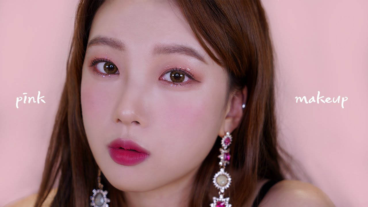 Розовый макияж 💗K-POP MAKEOVER 🎤 как сделать корейский макияж идола (корейский макияж)