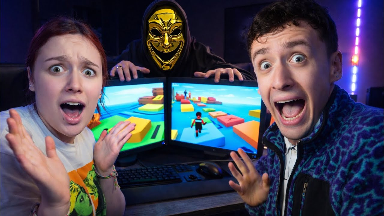 LE MASQUE DORÉ EST VENU VOLER NOTRE ORDINATEUR POUR JOUER A ROBLOX ! - PINK LILY