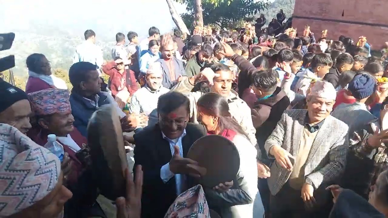 तारा चिन्हका साझा उम्मेदवार सोम प्रसाद पाण्डे डम्धु बजाऊदै भजन गाउँदै #नेपाल #नेपाल #pokhari 