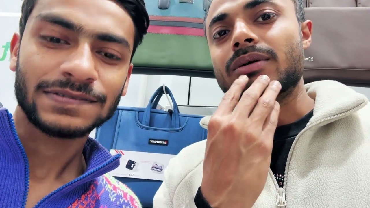 IS BAAR BHI APPLE STORE SE KHAALI HATH | VLOG-10