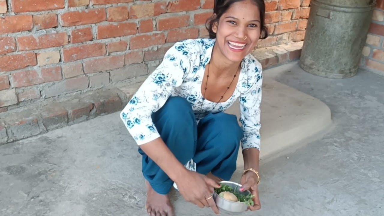 आज बनाई धनिया की चटनी #Laxmi #officialCooking #Village