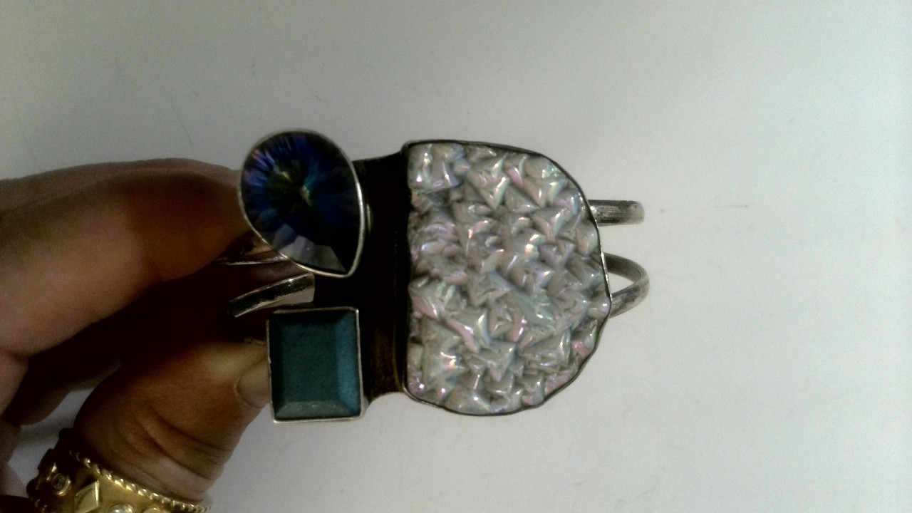 It's Saturday Night Join the GANG for a live Jewelry Auction on JewelryNurse