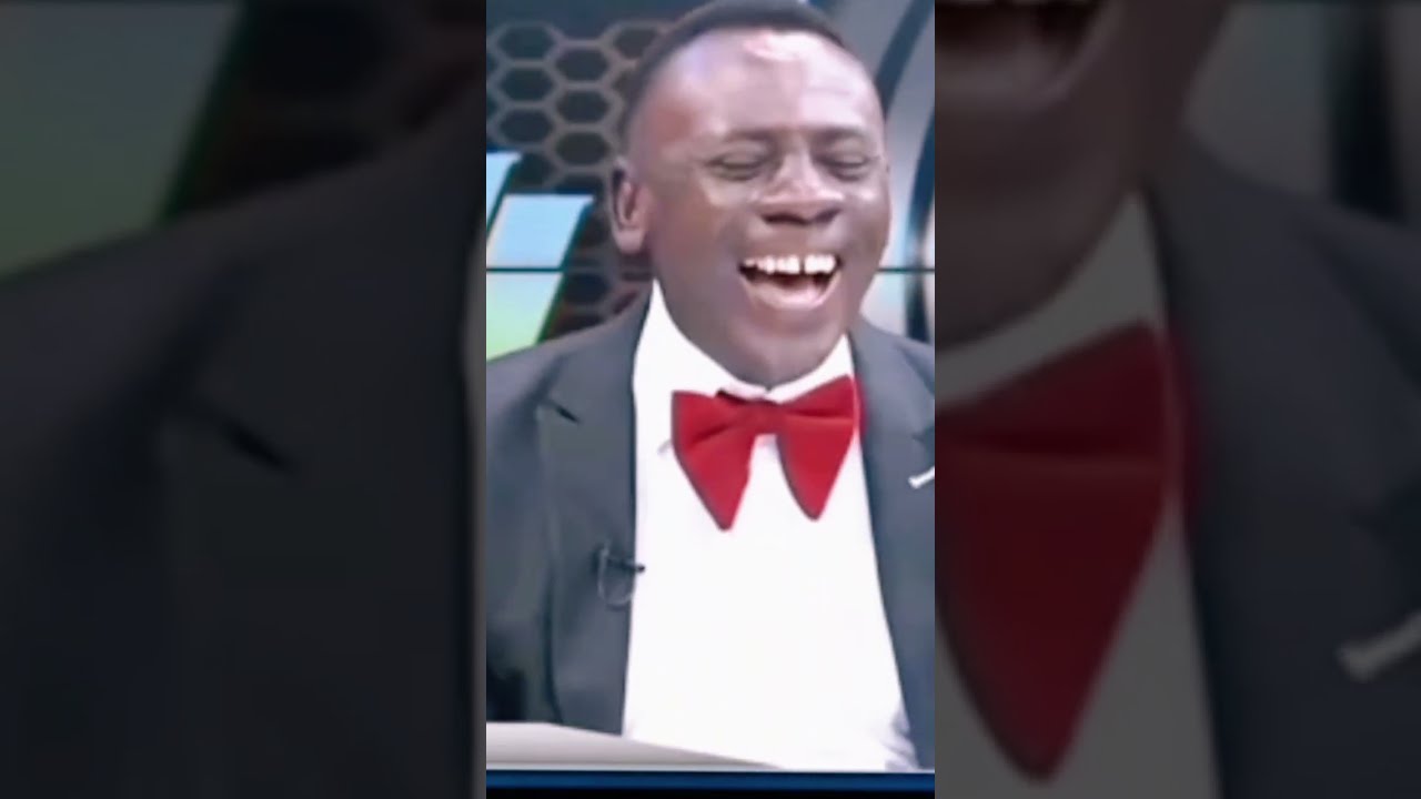 MZEE WA MIAKA 75 ANACHEZA MPIRA NA VIJANA