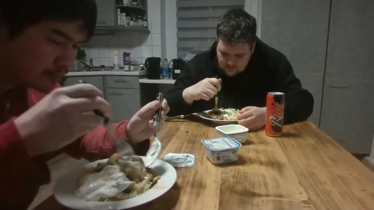 Koch Stream Gyros und Nudeln mit Kollge (es ist nicht patric)