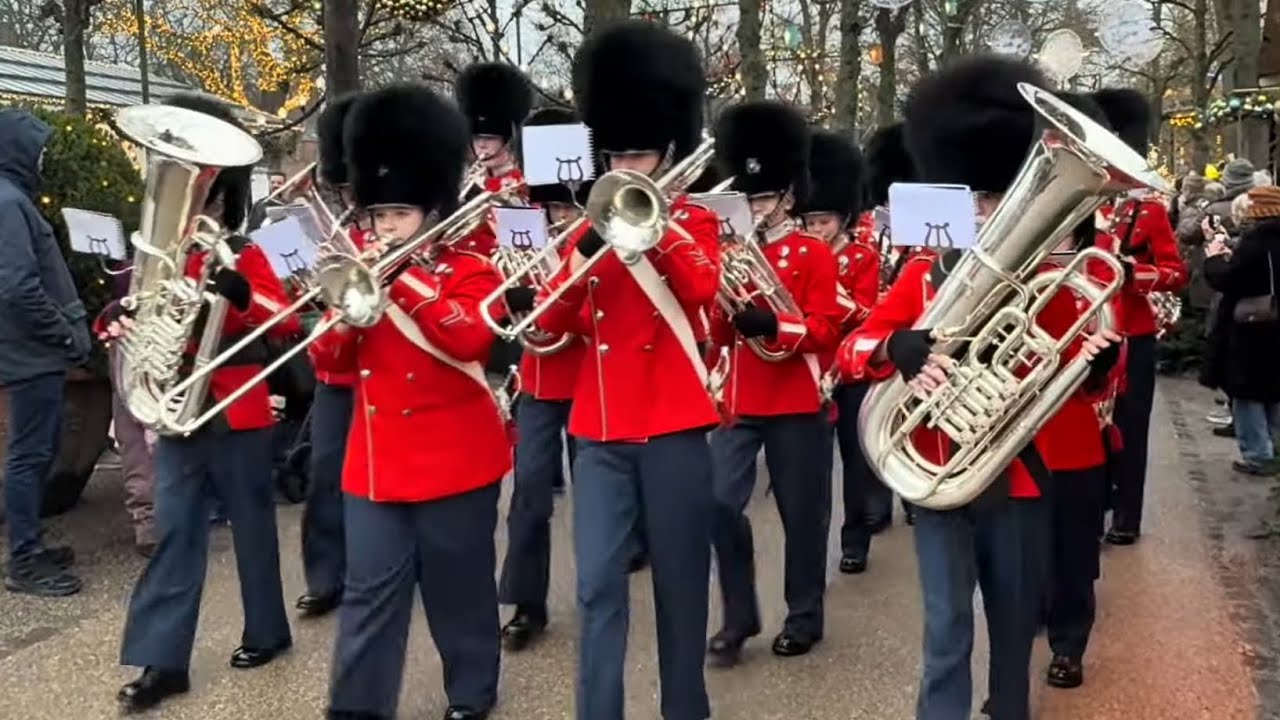 🎄🎺 Juleparade i Tivoli – 13. december 🎺🎄