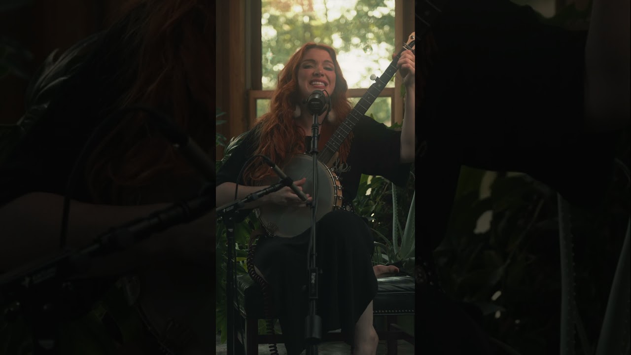 Caylee Hammack - Give Me Back My Hometown (ERIC CHURCH COVER)