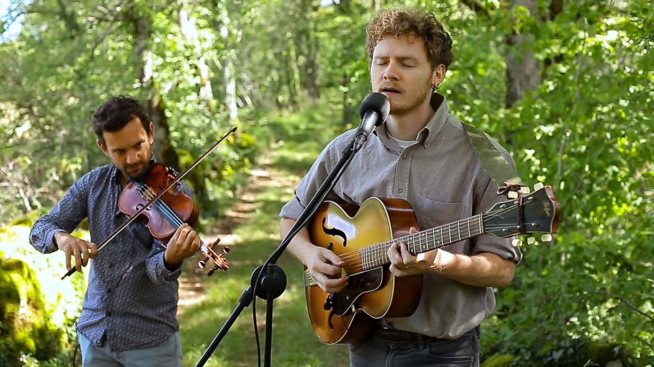 Maison Rouge - Russian Lullaby