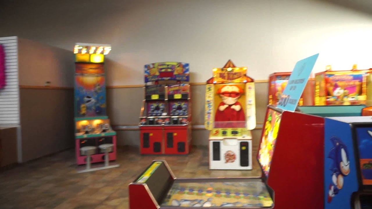 King Waldorf's Palace Arcade, Marineland Niagara Falls, October 2015