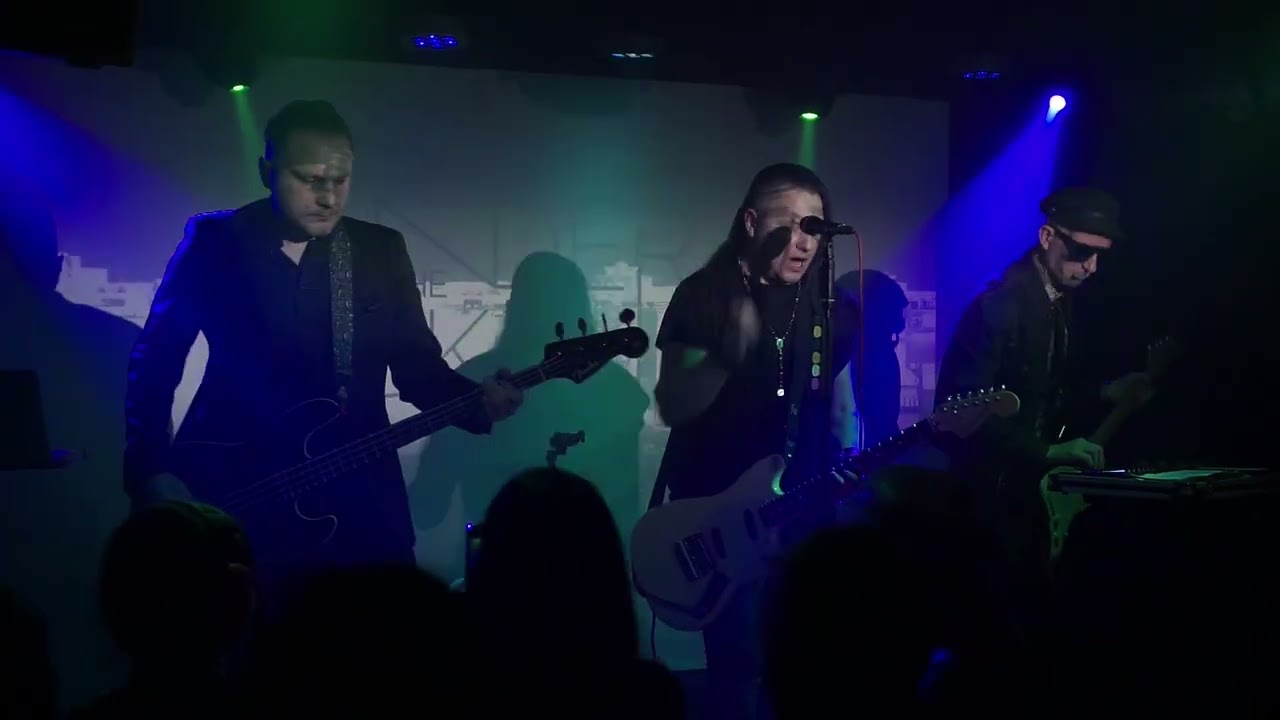 Undertheskin - Undone (live at Prague)