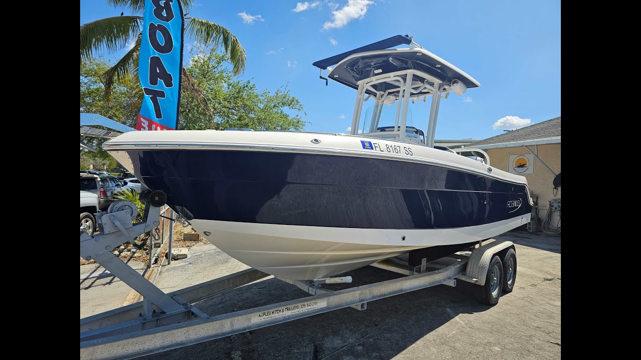 2019 Robalo R242 Explorer Center Console for sale by Dan DiLisio $69,900.