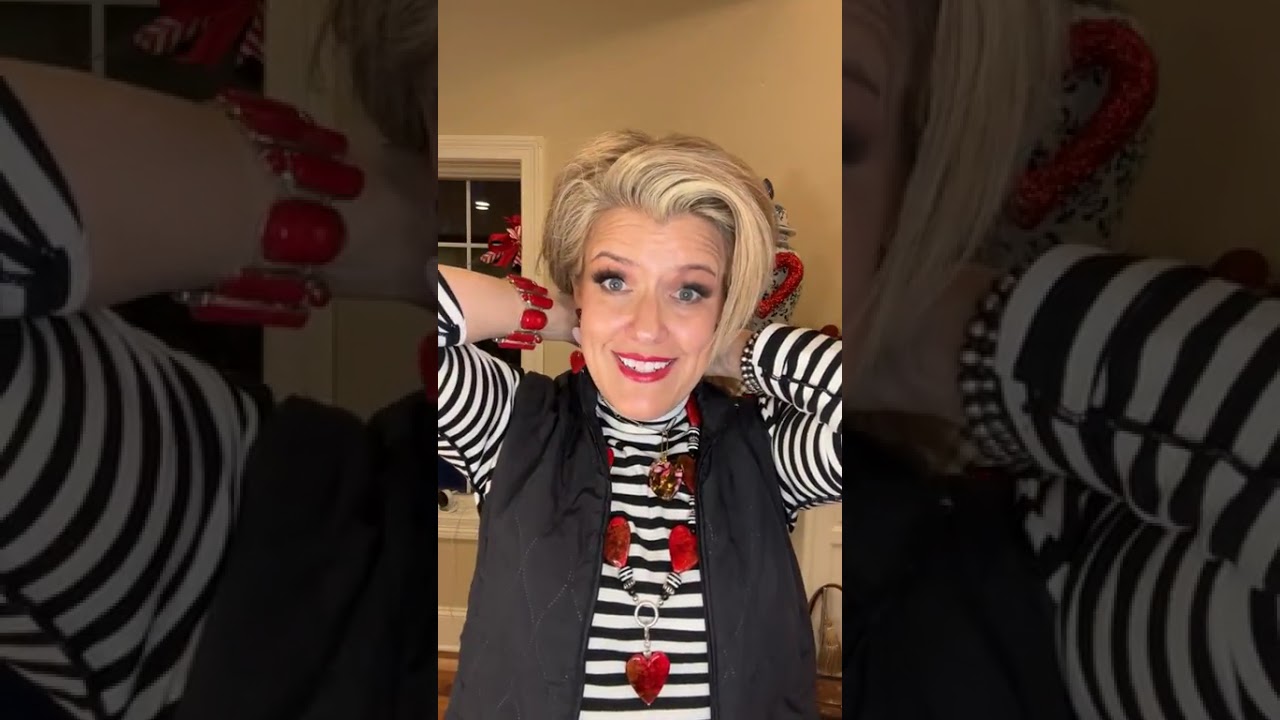 Flipping #christmas #decorations to #valentines #adorable #adornos #adornment with @AdornbyJennifer 
