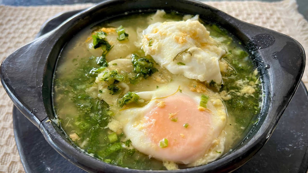 Como hacer Caldo de Huevo, una reconfortante sopita - Clau y Canela