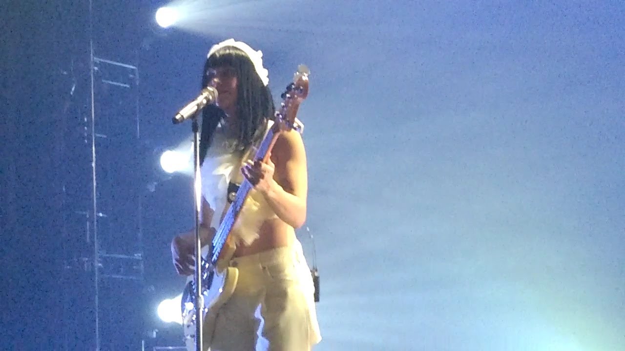 Khruangbin - Juegos y Nubes / Hold Me Up (Thank You) - The Met - Philly - 5/21/24