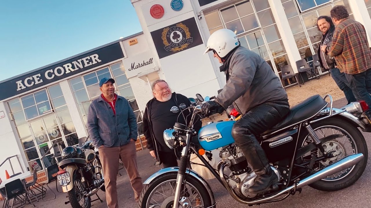 THE ACE CAFE LONDON X BUSY BEE Motorcycle Club Watford TON-UP Riders of TRITON & Triumph Kick-Starts