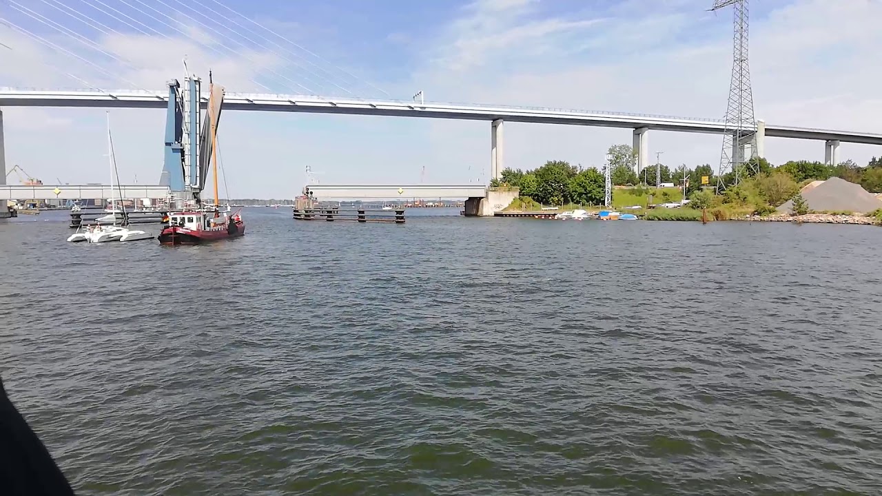 Stralsund: Schifffahrt durch den Rügendamm | MS Binz