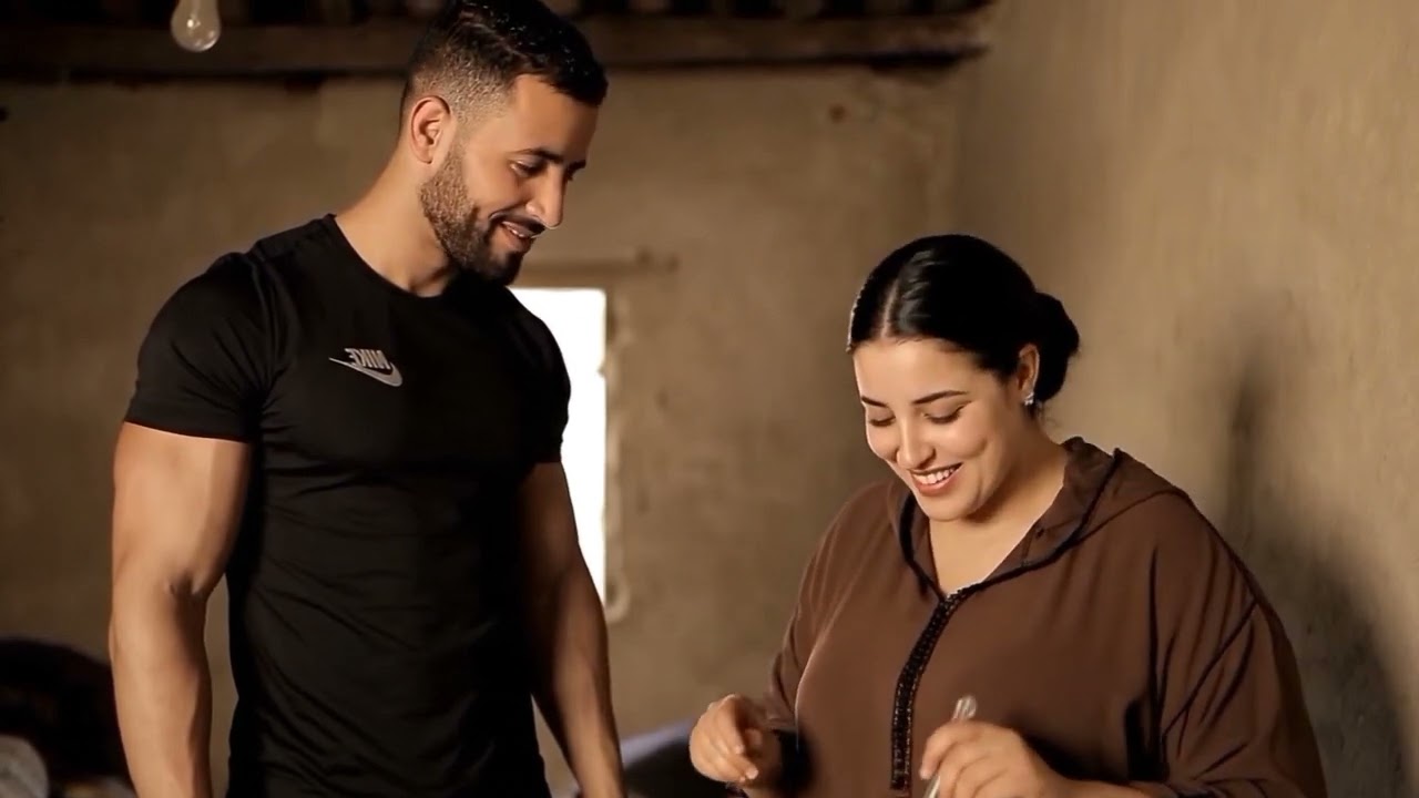 ياسين خلا مرتو مع خوه وهي ...