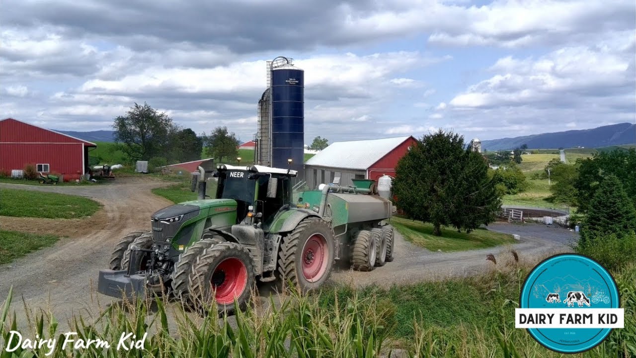Some MANURE HAULING Action | Fendt on the move