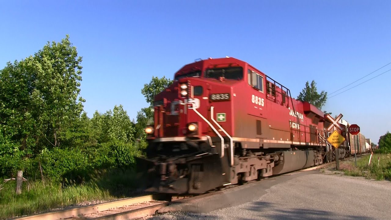CP 8835 near Grenfell (20JUN2012)