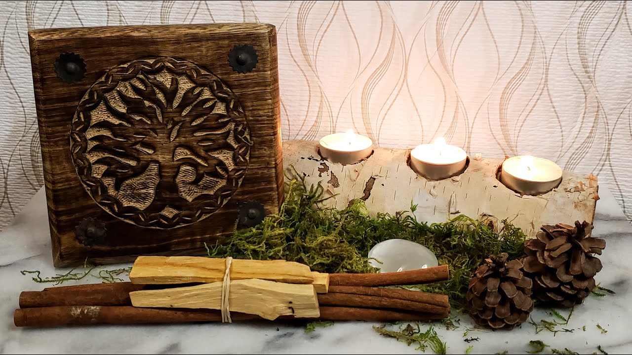 Exclusive Yule Box Unboxing and Review || The Witches Moon