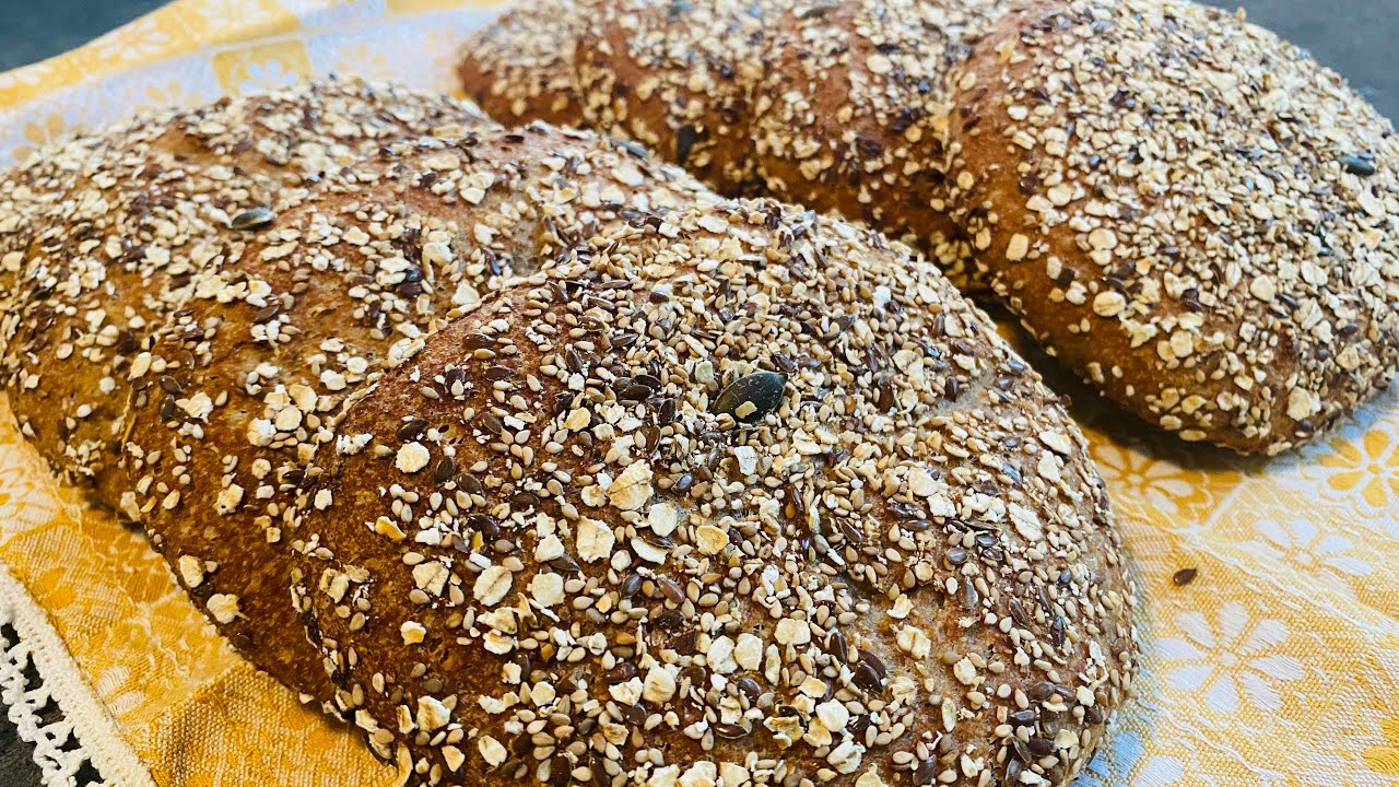 Pane arabo con farina integrale e semi
خبز عربي مع دقيق القمح الكامل والبذور