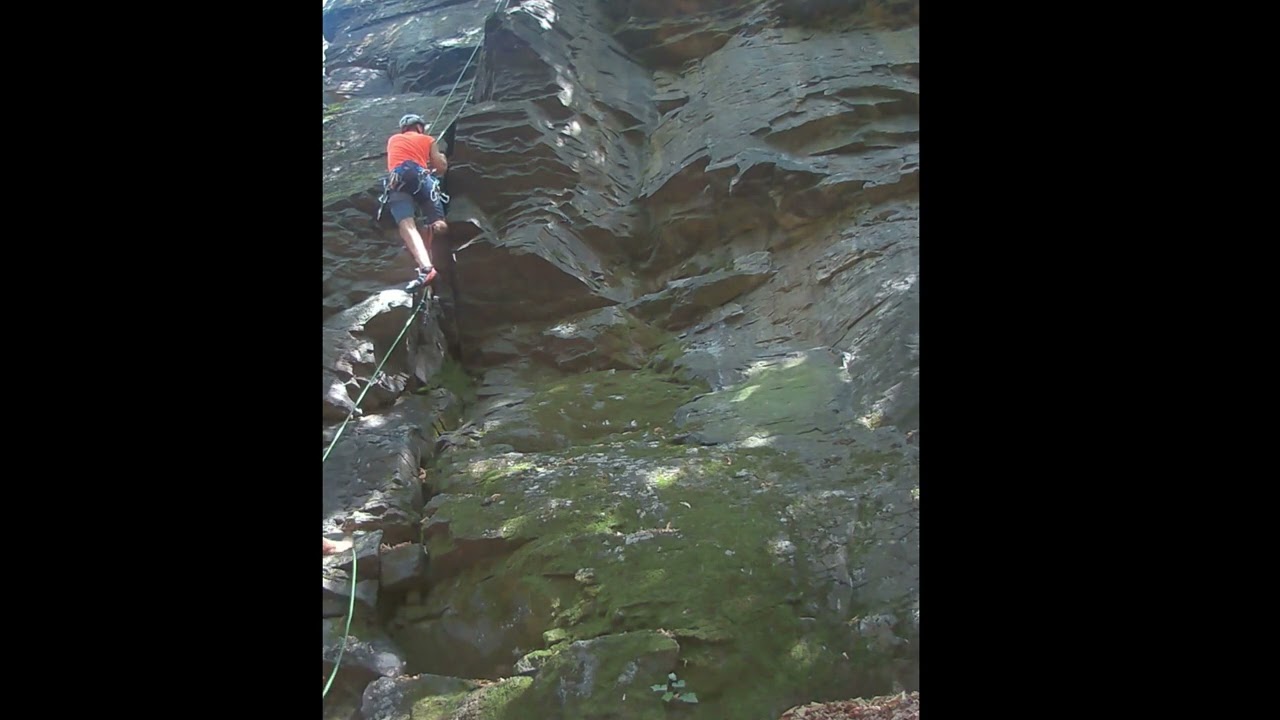 20240901 - Hollókő - Repedés