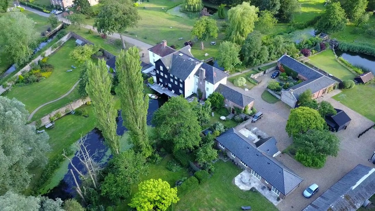 Aerial circle around the mill