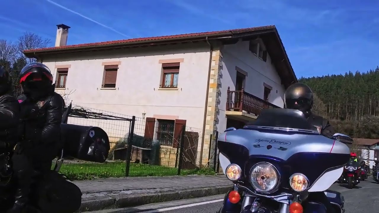 Día soleado, motos rugiendo y participación a lo bestia
