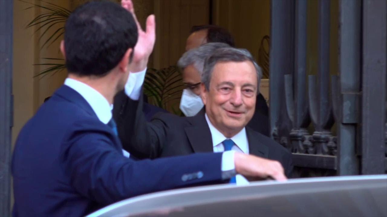 Governo, Draghi lascia il Senato mentre &egrave; in corso voto di fiducia e torna a Palazzo Chigi