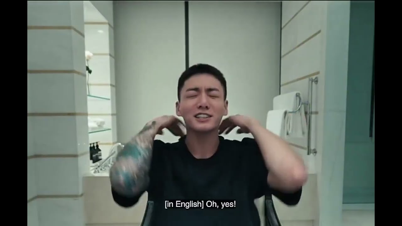 Jungkook shaving his hair before entering the military🥺🥺🥺