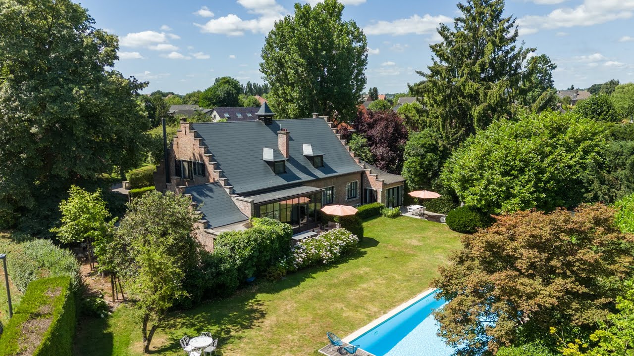 Stijlvolle villa met zwembad te koop in Grimbergen - Beigem.
