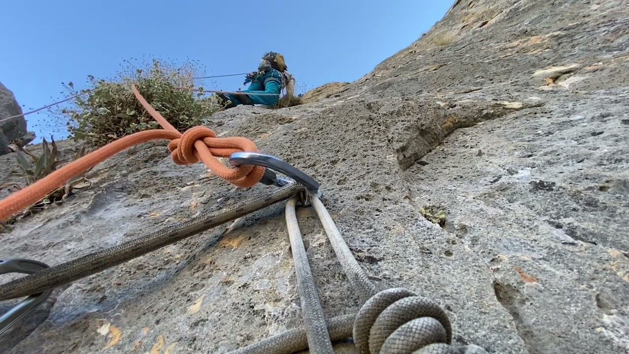 “Gray Wall” 6c,165m. -Rope Solo-