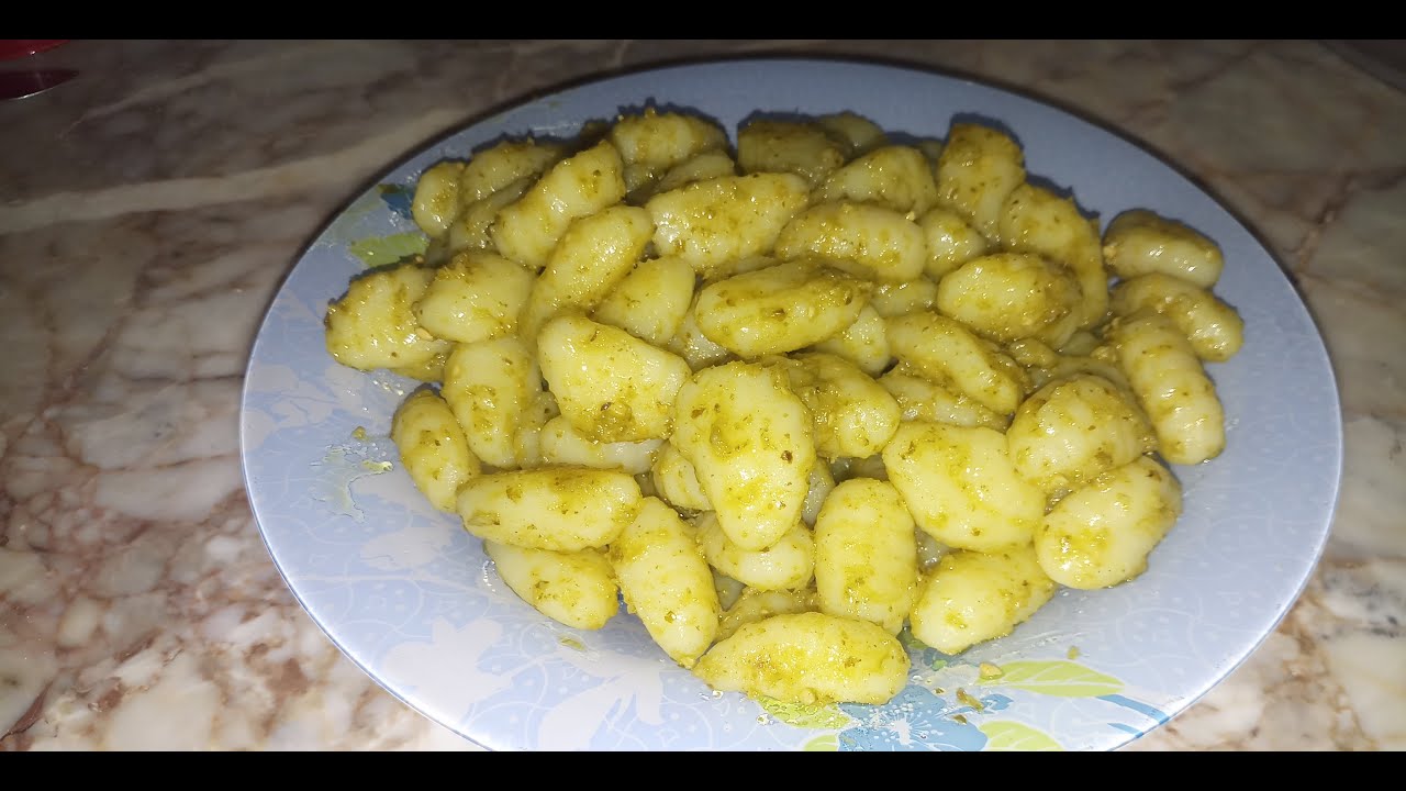 gnocchi au sauce pesto في عشر دقائق نيوكي بصلصة البيسطو