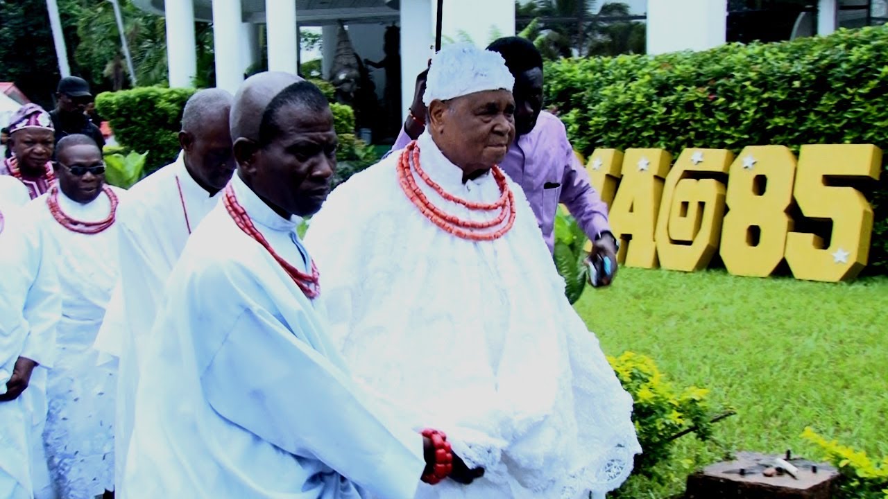 SEE SPECIAL ROYAL ENTRANCE OF GABRIEL IGBINEDION THE ESAMA OF BENIN KINGDOM