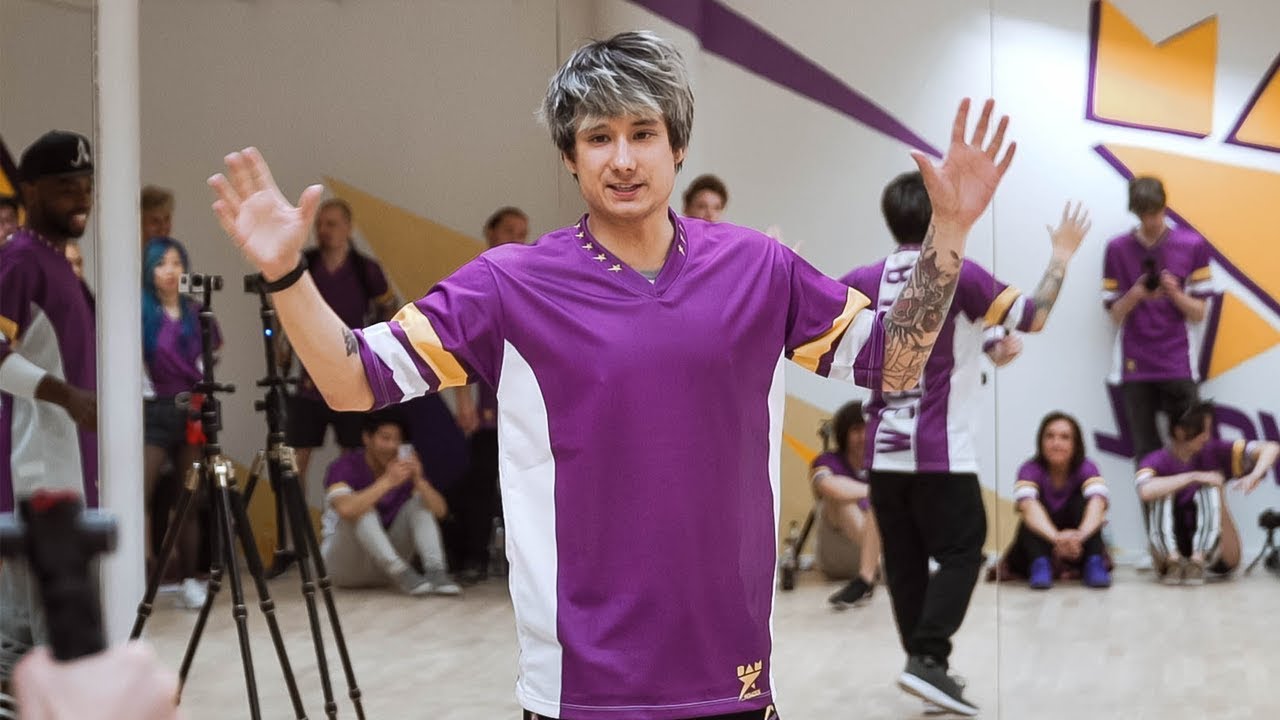 ICH nehme eine TANZSTUNDE in der BAMSCHOOL