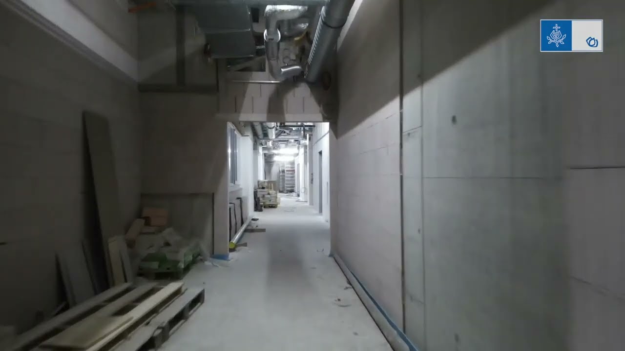 Behind the... Baustelle!