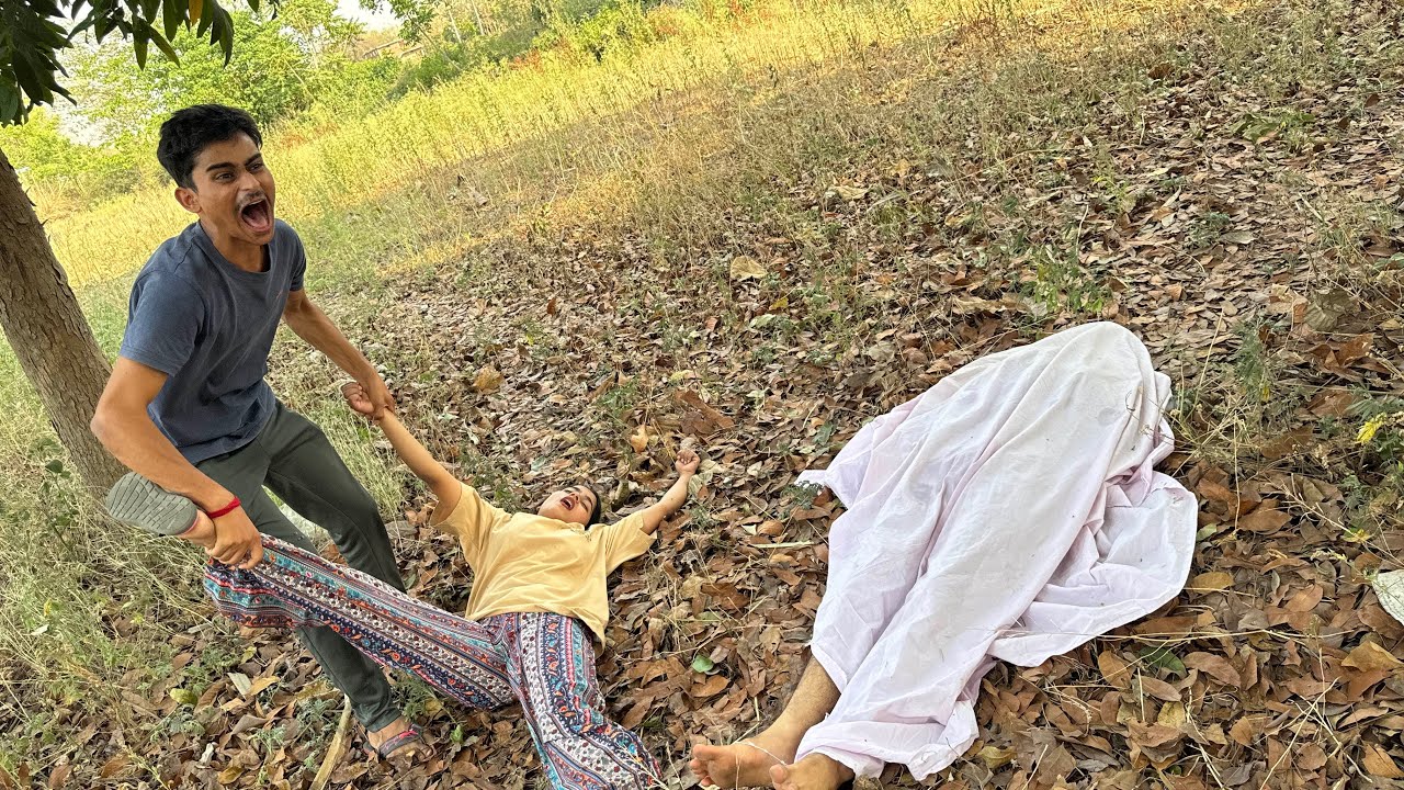 जंगल में मिल गया ग़लत चीज़ 🥵