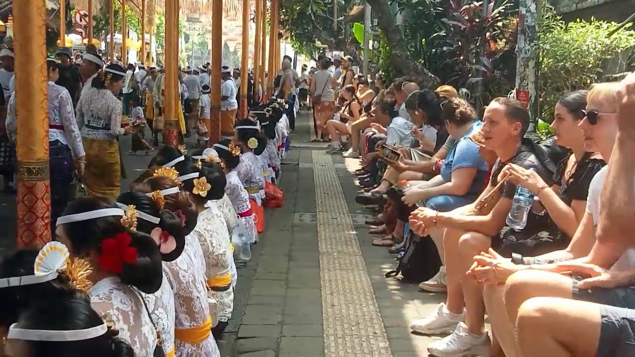 BADAINYA RAKYAT BULE !! KAMPUNG KAUM EROPA MELIMPAH DI BALI