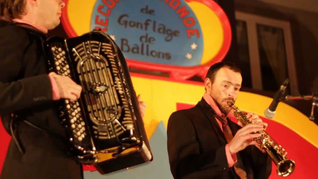 record du monde de gonflage de ballons
