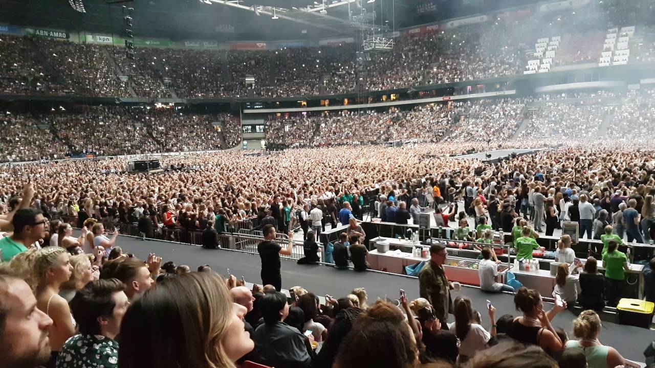 Beyoncé Amsterdam Arena 16.7.2016: Opening (UHD)