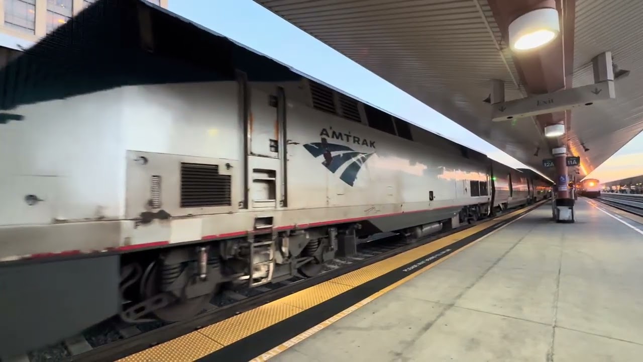 1/20/26 Pre: AMTRAK SURFLINER A581 arrived LAUPT meeting Amtrak Southwest Chief A4 Leaving LAUPT. 