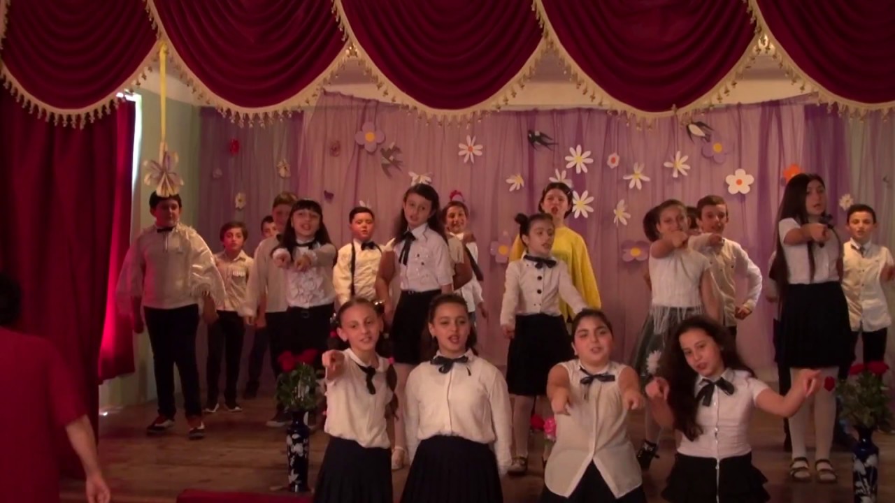ბათუმის მე 20 საჯარო სკოლის მე 4 კლასის გამოშვება   batumis me-20 sajaro skplis me-4 klasis  gamo
